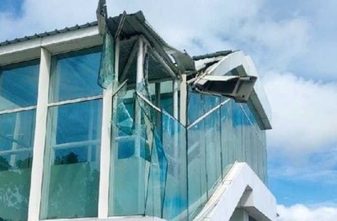 Lion Air Selidiki Insiden Pesawat Tabrak Atap Garbarata Bandara