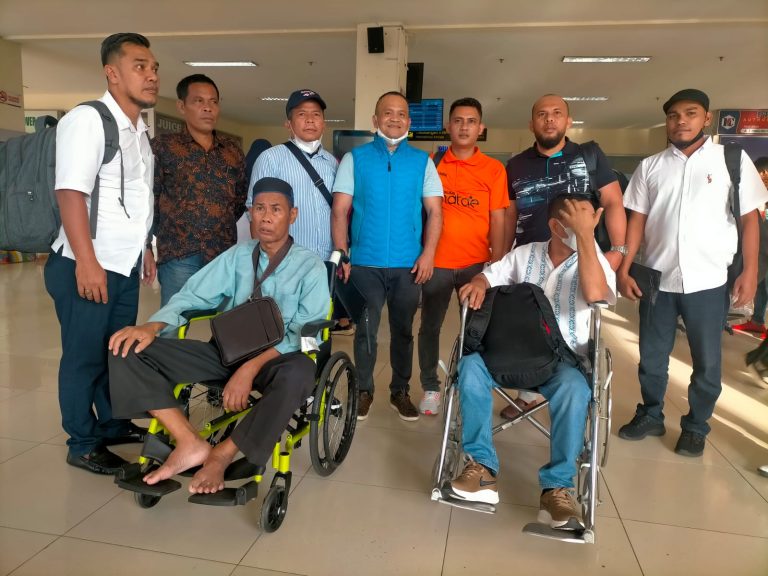 Ketua DPRK Aceh Besar Kembali Pulangkan Dua Warga Aceh dari Negeri Jiran