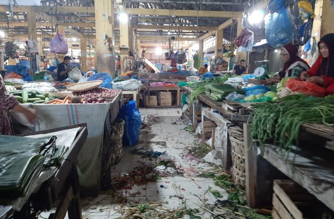 Warga Keluhkan Pasar Pagi Keutapang Jorok dan Kumuh