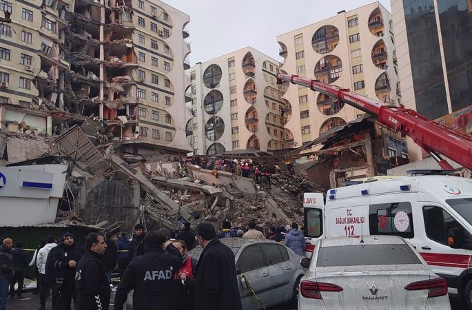 Gempa berkekuatan 7,8 SR Landa Turki