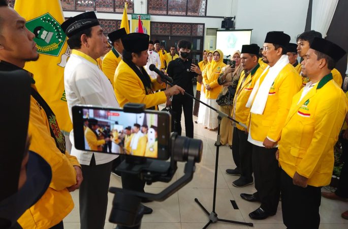 Idris Laena Lantik Pengurus Satkar Ulama Aceh