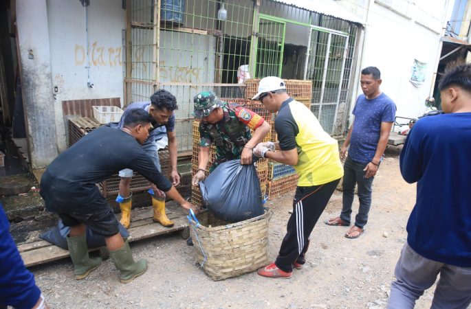 Pedagang Pasar Keutapang Apresiasi Aksi 1 Jam Gotong Royong Pemkab Aceh Besar 