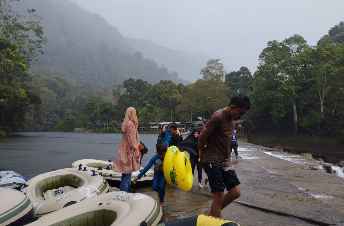 Hujan Mengguyur, Pengunjung Brayeun Sigap Kedarat