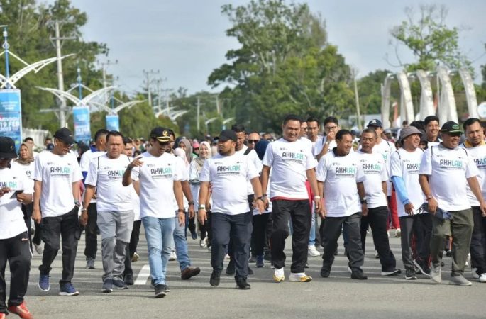 Seribuan Warga Aceh Besar Ramaikan Jalan Sehat BUMN di Kota Jantho