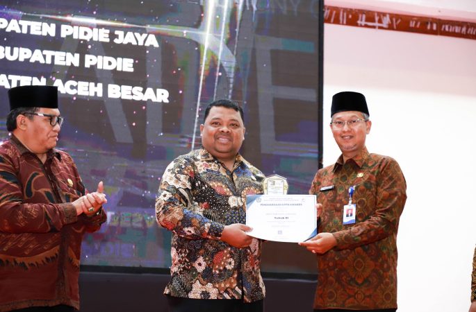 Pemkab Aceh Besar Terima KPPN Award TKD Sangat Baik, Pj Bupati Apresiasi Kerja Keras OPD