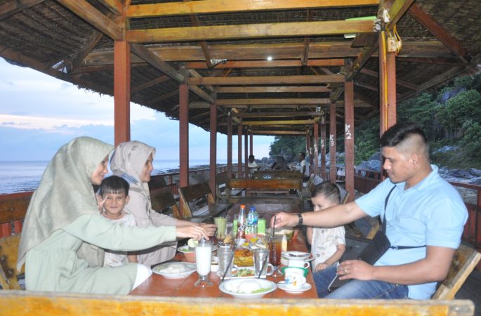 Sebagian Lokasi Wisata Lhoknga Sudah Buka Sejak Hari Ketiga Puasa