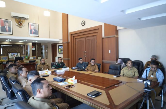Melalui Zoom Meeting – Pj Bupati dan Sekda Aceh Besar Ikuti Rakor Pengendalian Inflasi Daerah