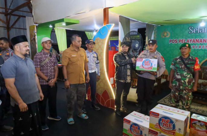 Siaga Mudik, Pj Bupati Aceh Besar bersama Forkopimda Serahkan Logistik dan Pantau Pos Pengamanan Lebaran