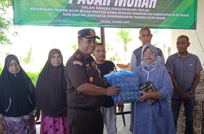 Kejari dan Pemkab Aceh Besar Gelar Pasar Murah di Tanoh Abee Seulimeum