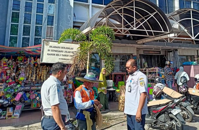 Dishub Kota Banda Aceh Minta Jukir Awasi Kendaraan Terparkir