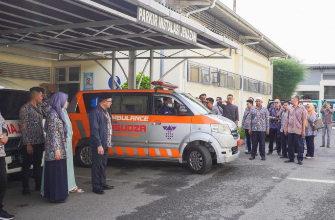 Puluhan Rekan Kerja Lepas Pemberangkatan Jenazah Almarhum Diaz Rossano