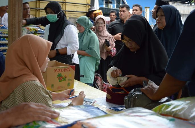 Peringati HUT Ke-39, Pemkab Aceh Besar Gelar Pasar Murah di Kota Jantho