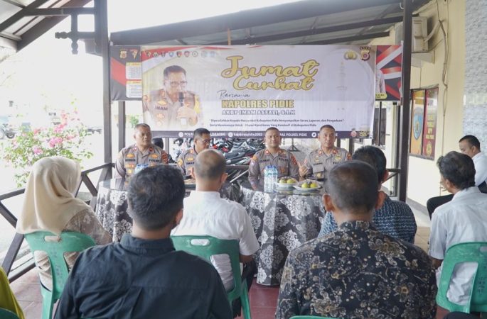Jumat Curhat, Polres Pidie Kenalkan Polisi RW