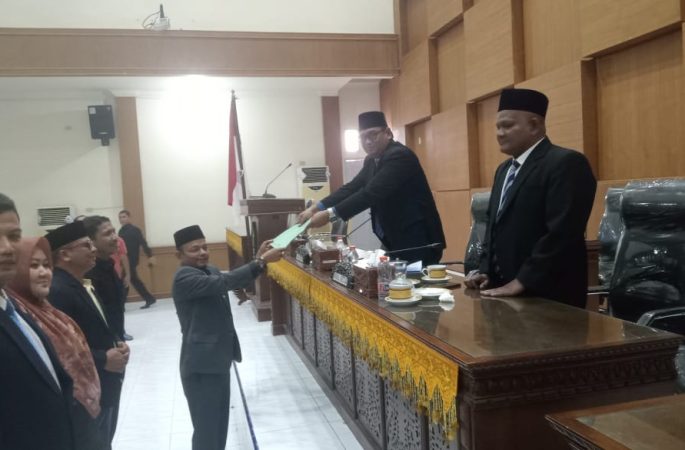 Dalam Paripurna, DPRK Pidie Tetapkan Calon Anggota KIP