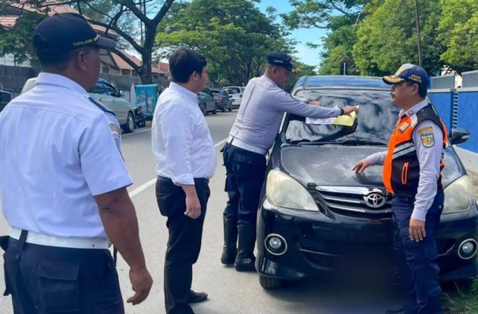 Dishub Banda Aceh Lakukan Pengawasan Kendaraan yang Parkir Sembarangan