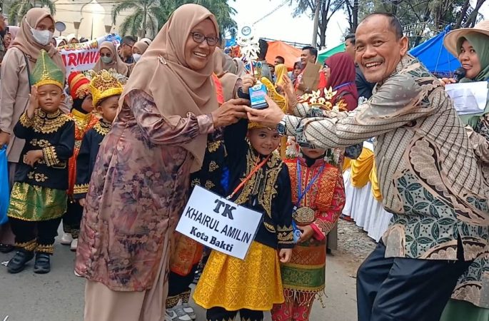 Meriahkan Hardikda ke 64 Aceh, Disdikbud Pidie Gelar Karnaval