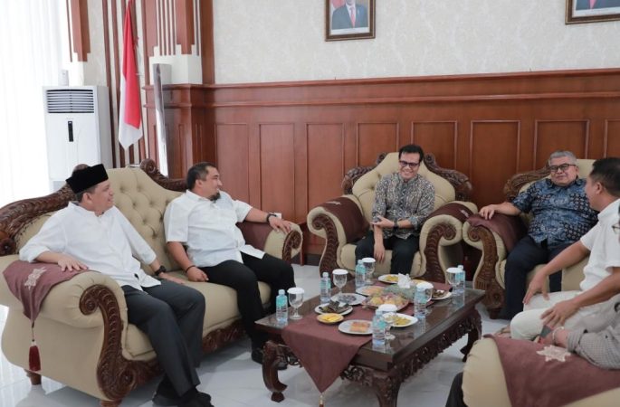 Pj Bupati Iswanto, Antar Wamen Kominfo Kembali ke Jakarta