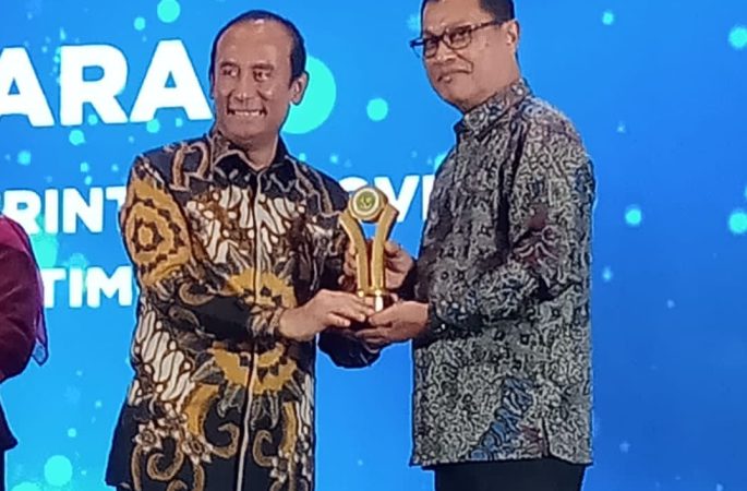 Kadis ESDM Aceh Terima Anugerah Dewan Energi Nasional 2023