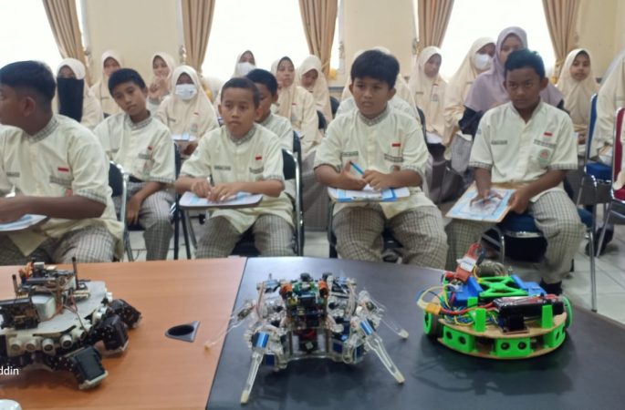 JTE Politeknik Lhokseumawe Terima Kunjungan Siswa SMPIT Azkiya Bireuen