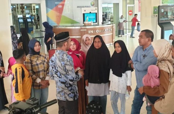Teuku Riefky Berangkatkan Tiga Pasien Bocor Jantung Berobat ke Jakarta