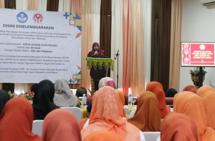 Pj Ketua Dekranasda Aceh Besar Buka Pelatihan Kriya Kasab Aceh Besar