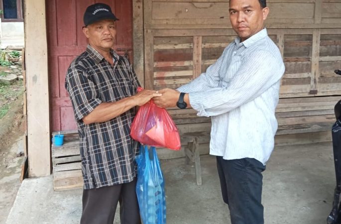 Puskesmas Blang Bintang Bantu Sembako untuk 4 Keluarga Kurang Mampu dan 3 Anak Disabilitas