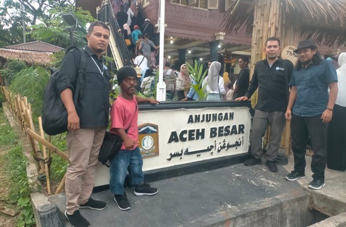 Ketua DKA Provinsi Aceh Kunjungi Anjungan Aceh Besar di PKA-8