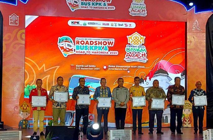 Pemkab Aceh Tenggara Terima Penghargaan Peningkatan Skor SPI