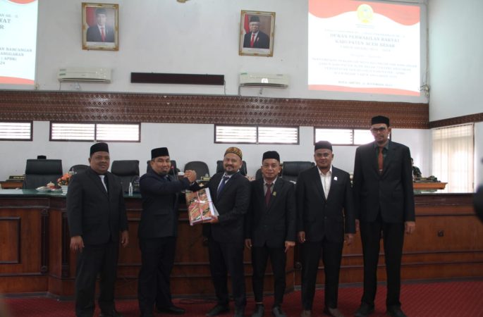 Pj Bupati Aceh Besar Sampaikan Nota Keuangan Rancangan APBK 2024