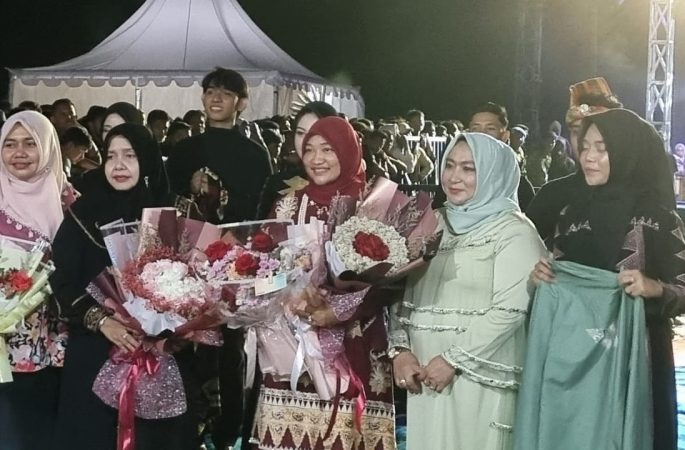 JSC Jadi Catwalk Batik Khas Aceh Besar