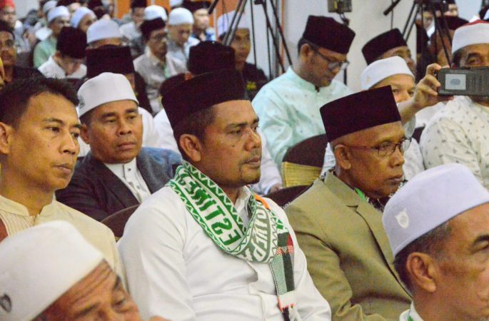 Wakili Pj Bupati, Kadisdik Dayah Aceh Besar Hadiri Mubes IV HUDA Aceh
