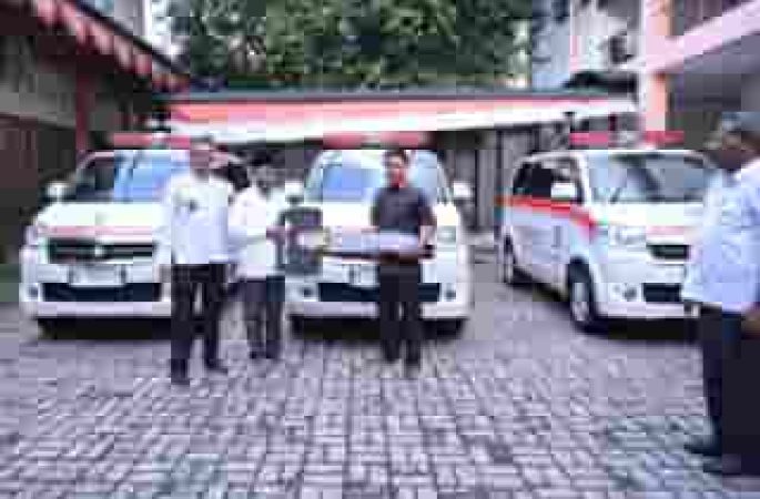 Tingkatkan Pelayanan Kesehatan, Ketua DPRK Banda Aceh Realisasikan Ambulans untuk Tiga Gampong