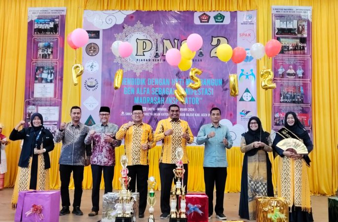 Berlangsung Meriah, Pemkab Aceh Besar Apresiasi Piasan Seni II MIN 27