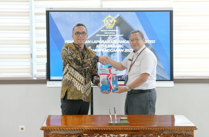 Pj Wali Kota Sabang Serahkan LKPD Unaudited TA 2023 ke BPK