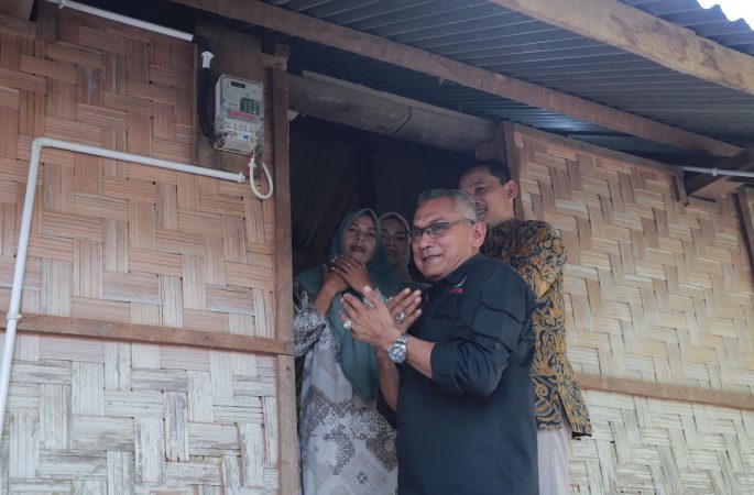 Warga Alue Gintong Aceh Besar Terima Sambungan Listrik Gratis Program Light Up The Dream