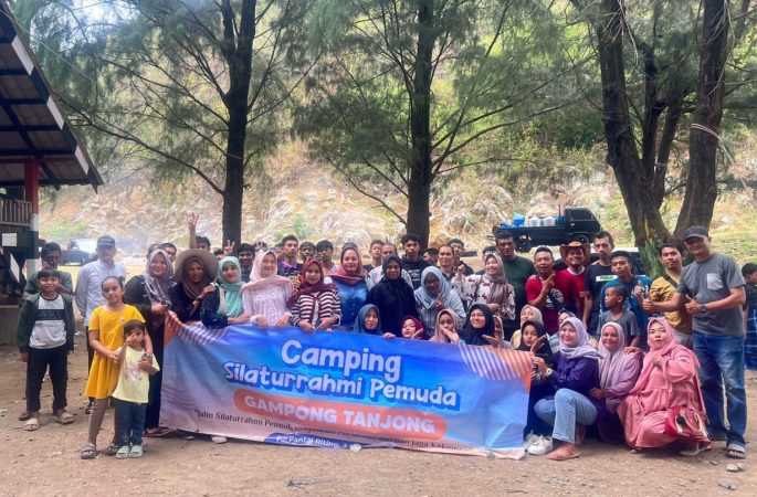Pererat Silaturrahmi dan Ciptakan Kekompakan: Pemuda Gampong Tanjong Gelar Camping di Pantai Riting