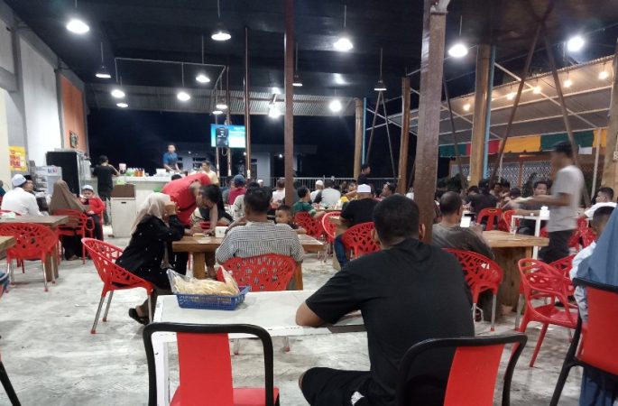 Warga Langsa Penuhi Caffee dan Warung Kopi Saksikan Laga Indonesia Versus Qatar Piala Asia U-23