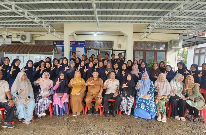 Mahasiswa dan Dosen Kesling Poltekkes Kemenkes Aceh Kunjungi Lokasi ProKlim di Peurada