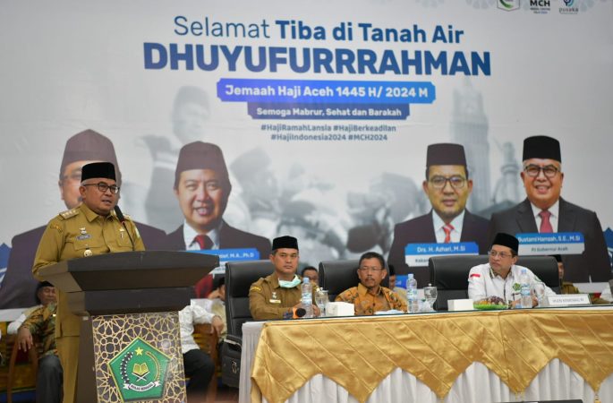 Pj Gubernur Bustami Sambut Kepulangan Kloter Terakhir Jamaah Haji Aceh 