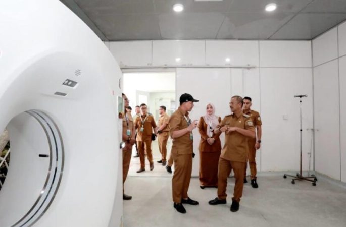 Kunjungi RSUD Meuraxa, Pj Wali Kota Ade Surya Cek Fasilitas dan Pelayanan Kesehatan