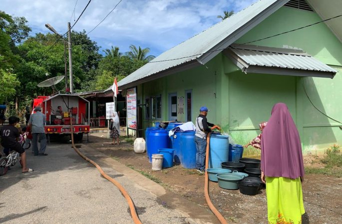 Penyaluran Air Bersih di Lhoknga Capai 1,8 Juta Liter