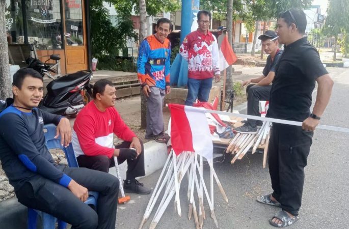 Sambut Hari Kemerdekaan, Kecamatan Meuraxa Pasang Bendera Merah Putih dan Umbul-Umbul