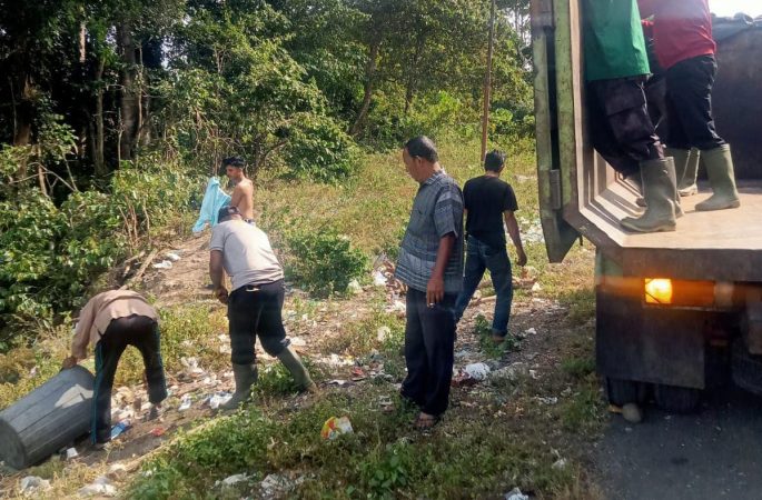 Sukseskan PON 2024, DLH Aceh Besar Tangani Sampah Ilegal di Seunapet Saree