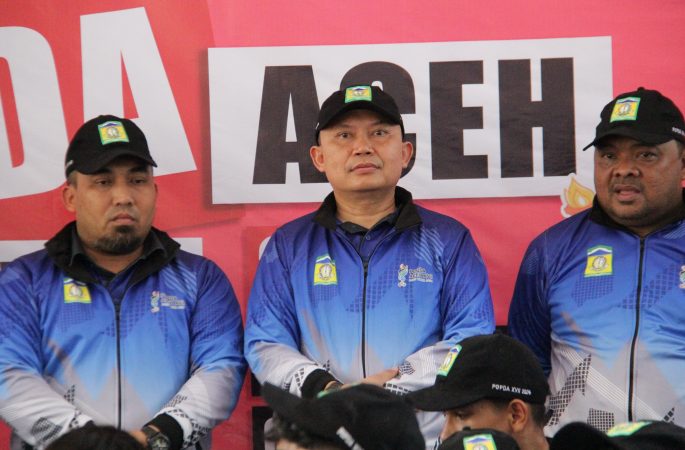 Kasdim 0101/KBA Hadiri Penglepasan Kontingen Popda Aceh Besar Menuju Idi Aceh Timur