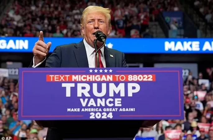 Donald Trump Kampanye Perdana Pasca Penembakan, Langsung Ledek Joe Biden
