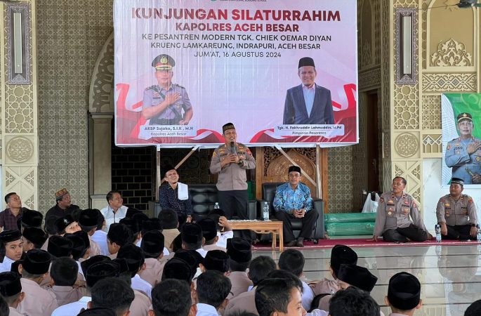 Perkuat Silaturahmi, Kapolres Aceh Besar Kunjungi Pesantren Oemar Diyan