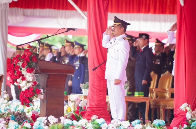Pj Wali Kota Banda Aceh Irup Penurunan Bendera HUT ke-79 Kemerdekaan RI
