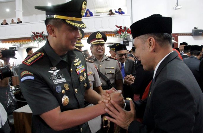 Dandim 0101/KBA Hadiri Rapat Paripurna Pengucapan Sumpah Anggota DPRK Aceh Besar
