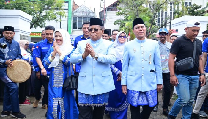 Pasangan Aminullah-Isnaini Daftar ke KIP Kota Banda Aceh
