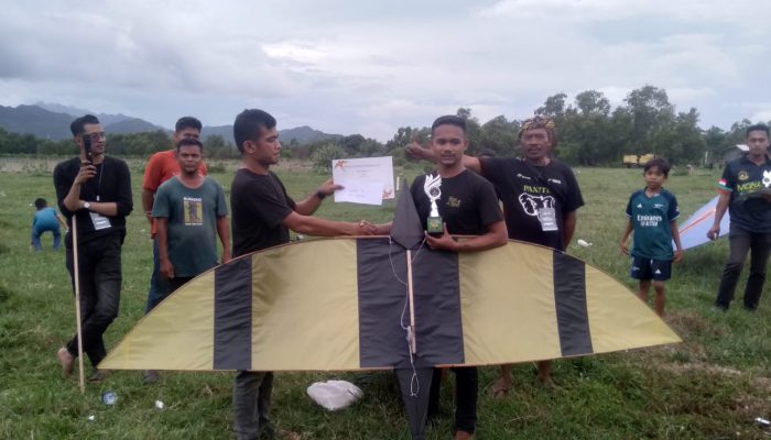 Ratusan Masyarakat Saksikan Layang Tunang di Lamlhom